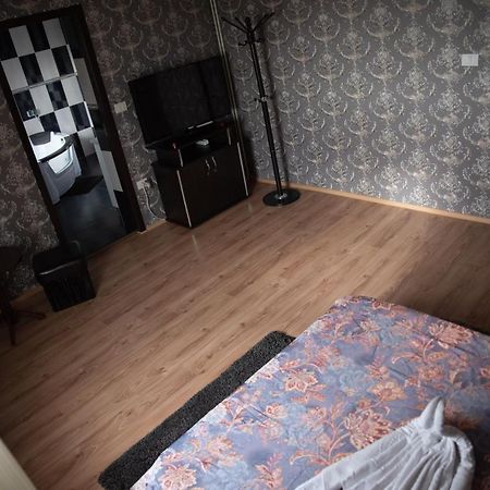 Casa Robi Hotell Pestisani Exteriör bild