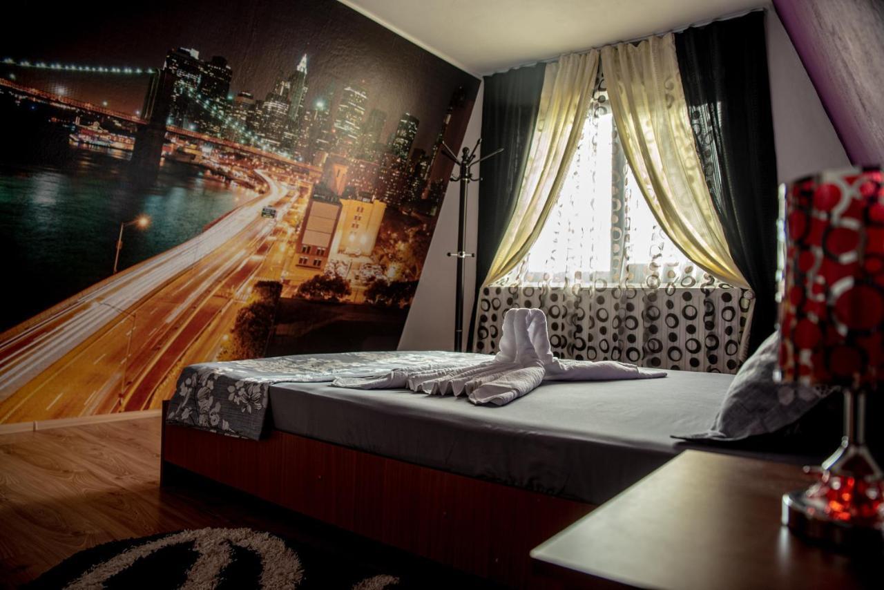 Casa Robi Hotell Pestisani Exteriör bild
