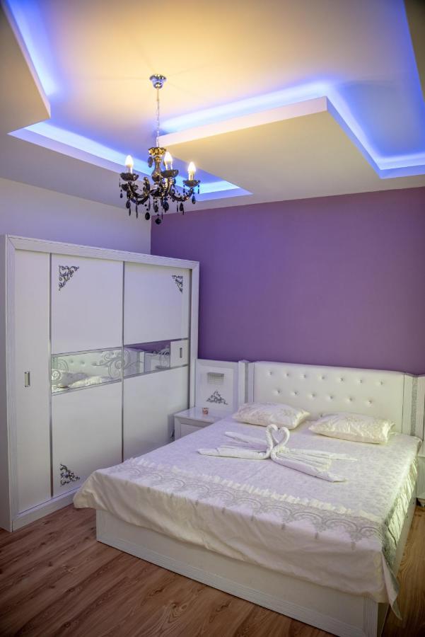 Casa Robi Hotell Pestisani Exteriör bild