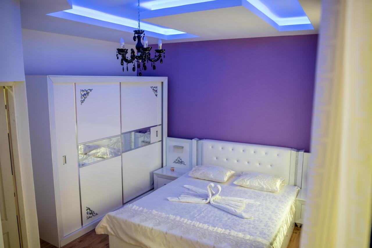 Casa Robi Hotell Pestisani Exteriör bild